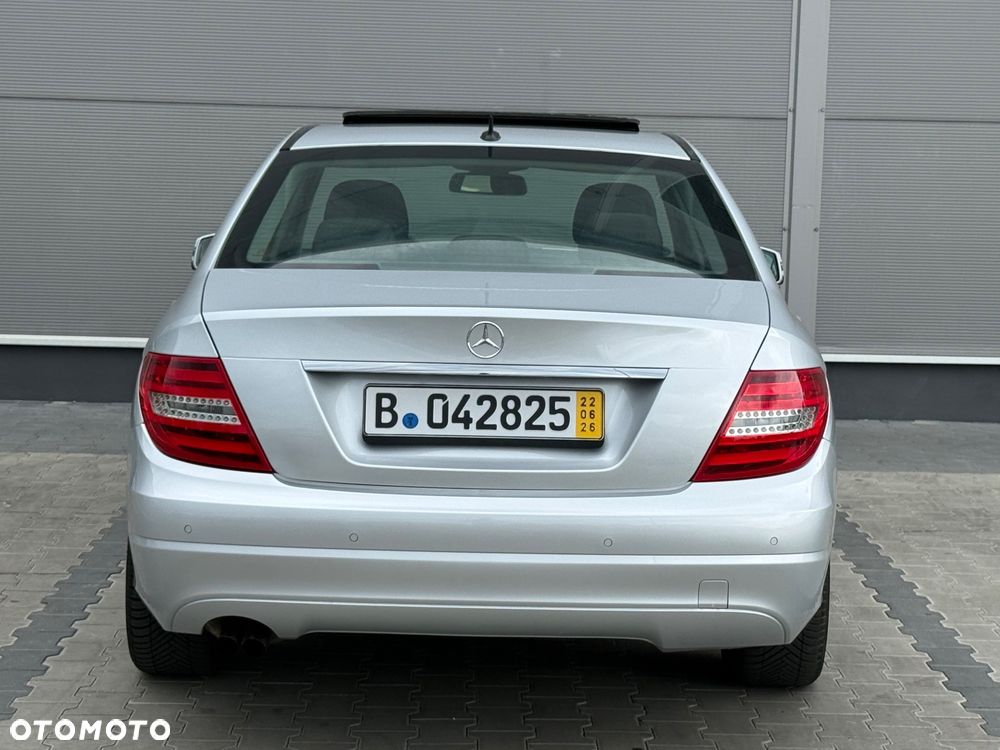 Mercedes-Benz Klasa C 180 CGI Automatik BlueEFFICIENCY Elegance - 10