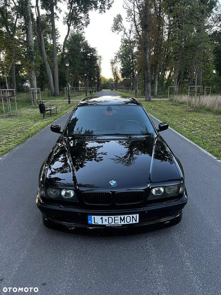 BMW Seria 7 740i - 3