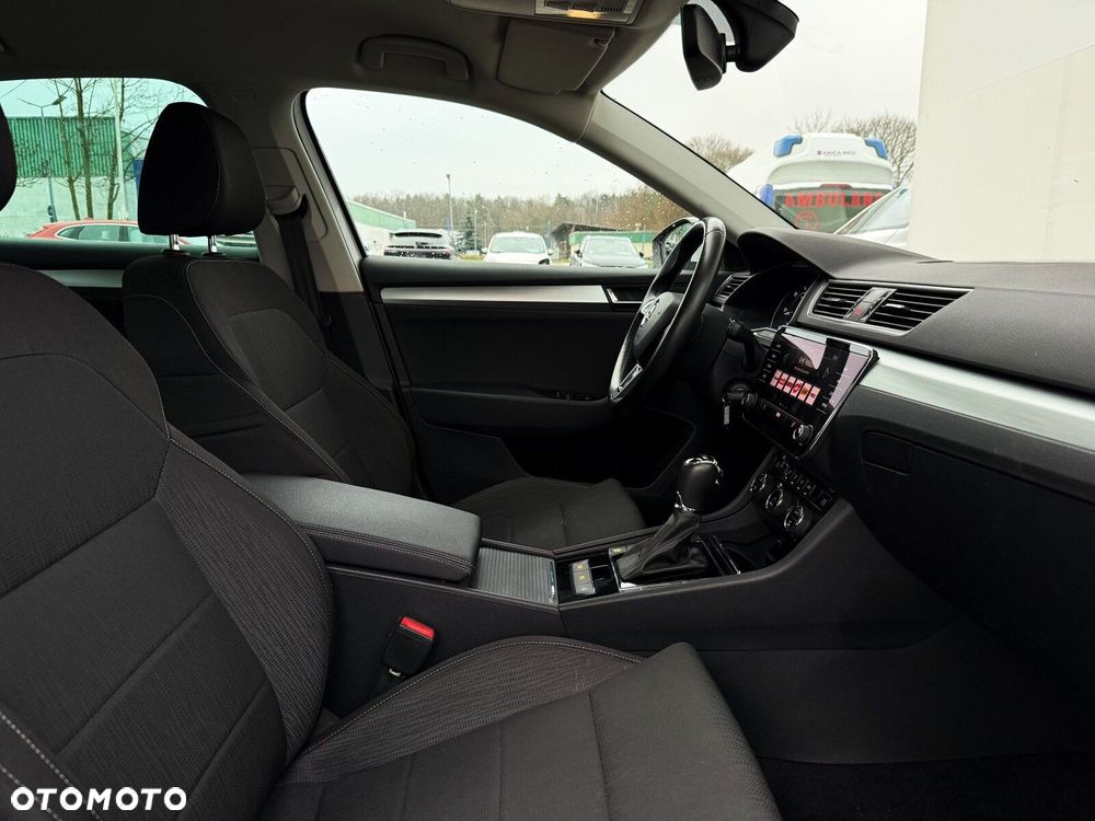 Skoda Superb 2.0 TDI SCR Style DSG - 34