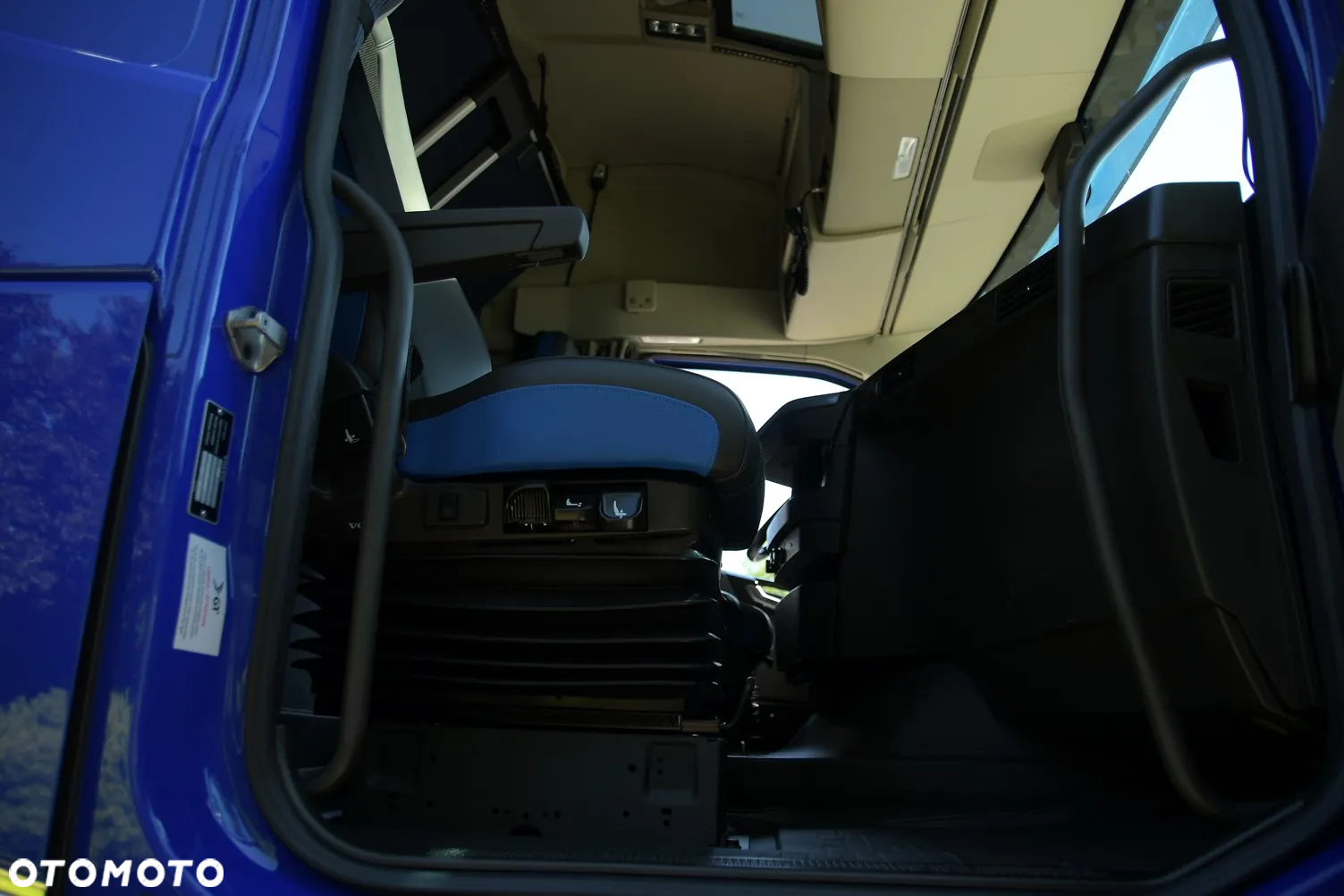 Volvo FH///500///* 2022///* JEDYNE 219 TYŚ KILOMETRÓW///* ZESTAW///TANDEM///* PRZEJAZDOWY///* 7.70+7.70///* KLIMA POSTOJOWA///* DACH PODNOSZONY///* FULL LED///* VIRTUAL COCPIT///* KAMERA///* PERFEKCYJNY STAN///* JAK NOWY - 17