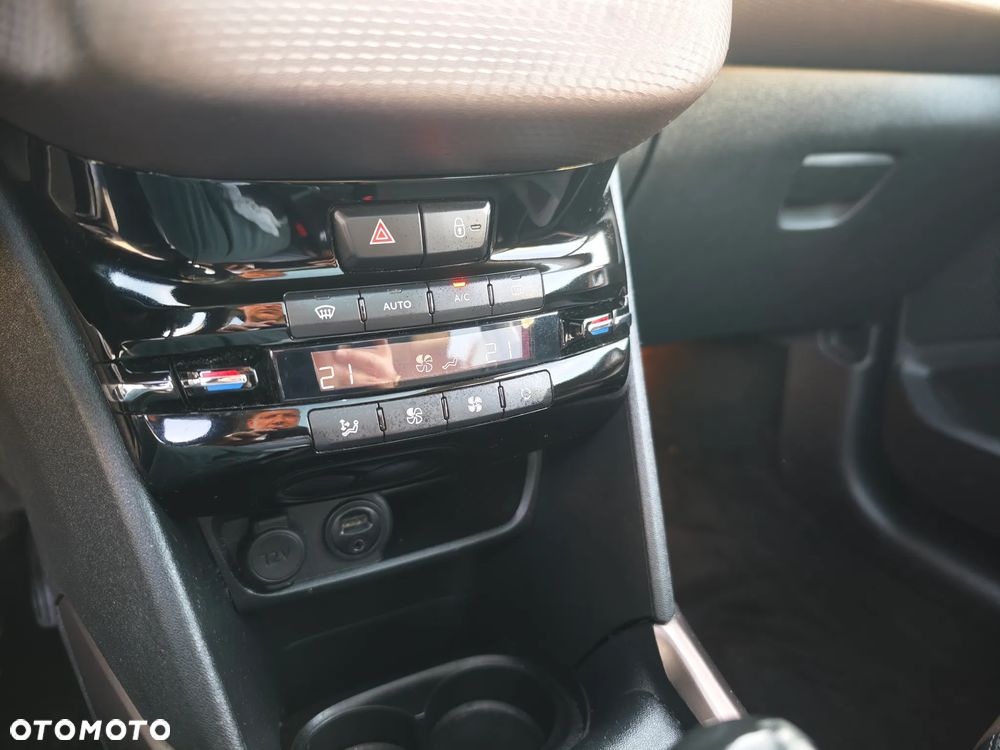 Peugeot 2008 120 VTI Allure - 28