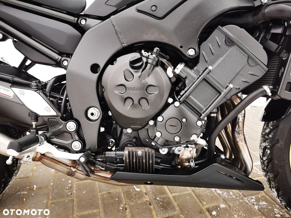 Yamaha FZ8 - 21