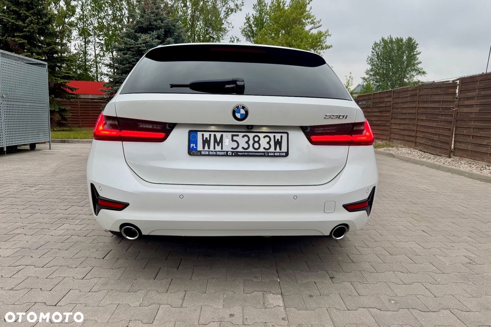 BMW Seria 3 330i Sport Line - 6