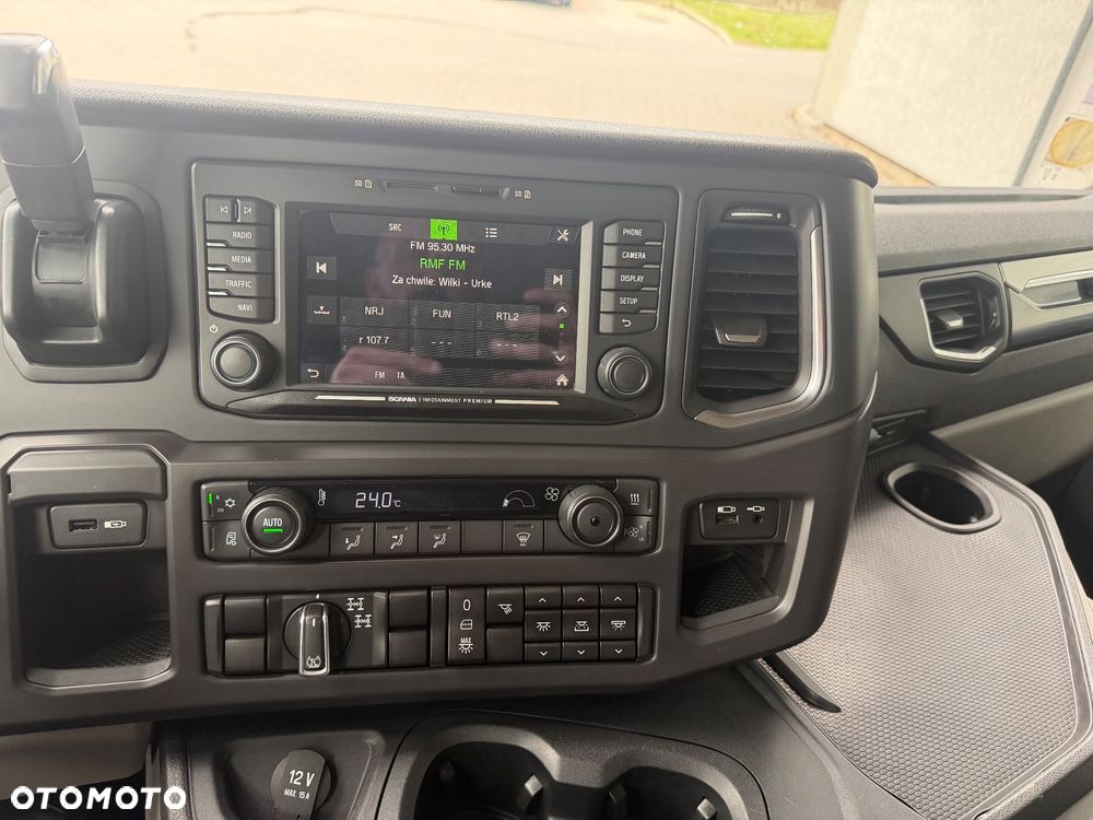 Scania P450 XT 8x4 Multilift 26ton - 6