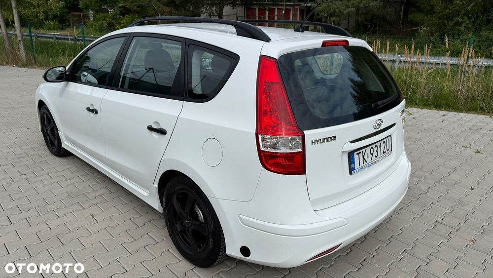 Hyundai i30 1.4 Classic + World Cup - 9