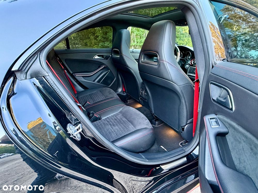 Mercedes-Benz CLA - 11