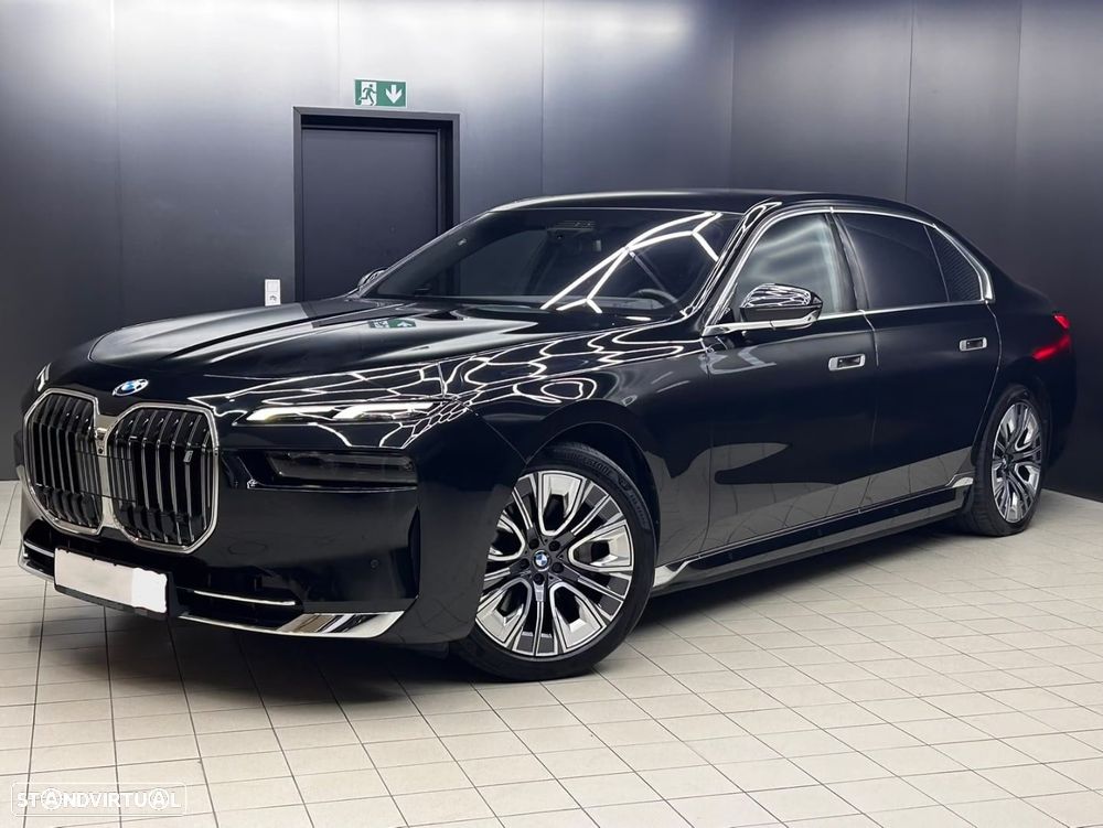 BMW I7