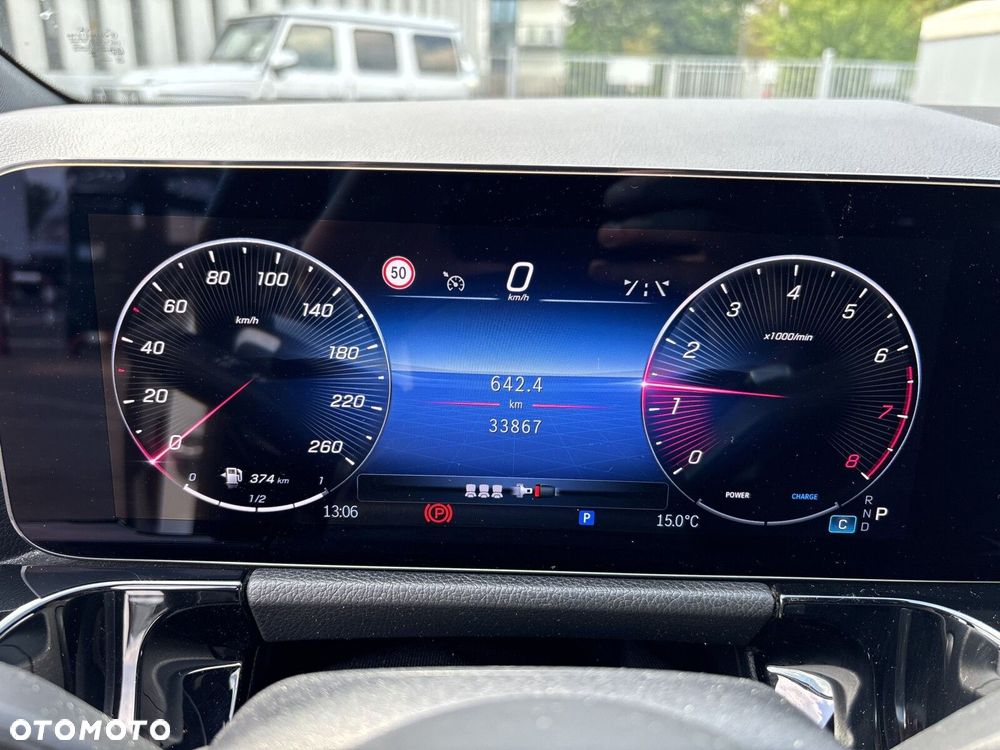 Mercedes-Benz GLA - 13