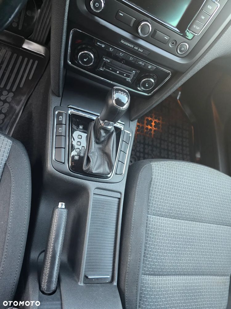 Skoda Superb 2.0 TDI Elegance DSG - 27