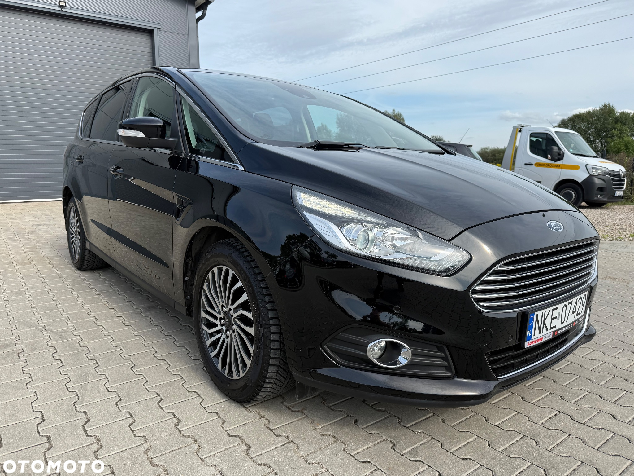 Ford S-Max 2.0 EcoBlue Titanium - 17