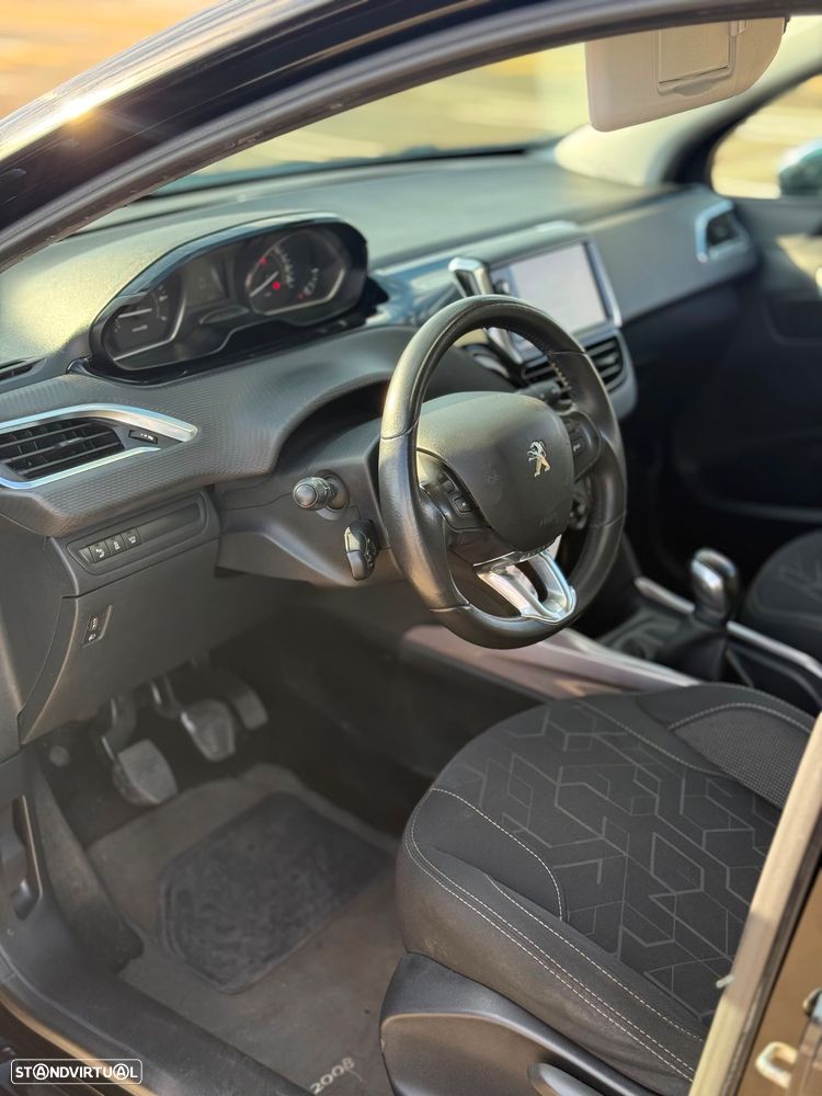 Peugeot 2008 1.2 PureTech Style - 9