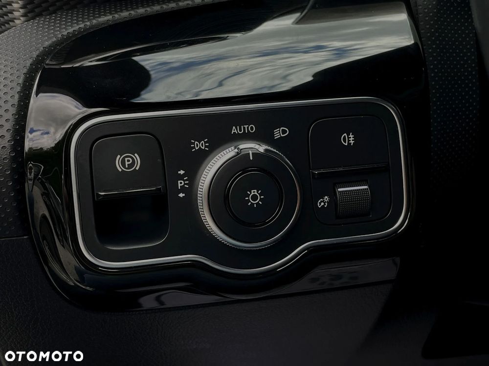 Mercedes-Benz Klasa A 180 d 7G-DCT Edition 1 - 34