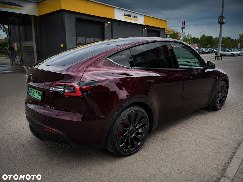 Tesla Model Y - 3