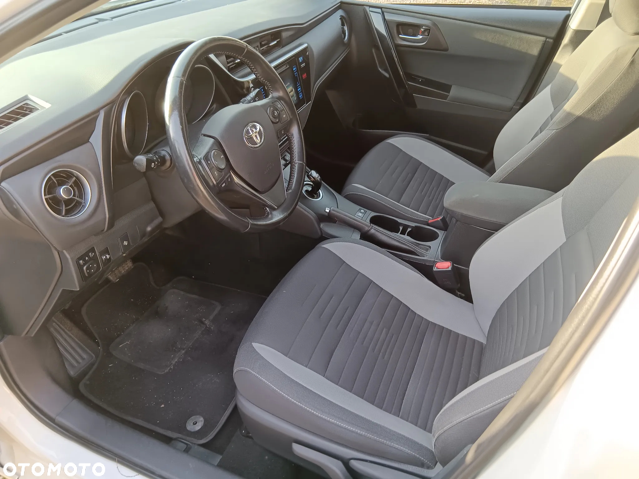Toyota Auris 1.8 VVT-i Hybrid Automatik Comfort - 3
