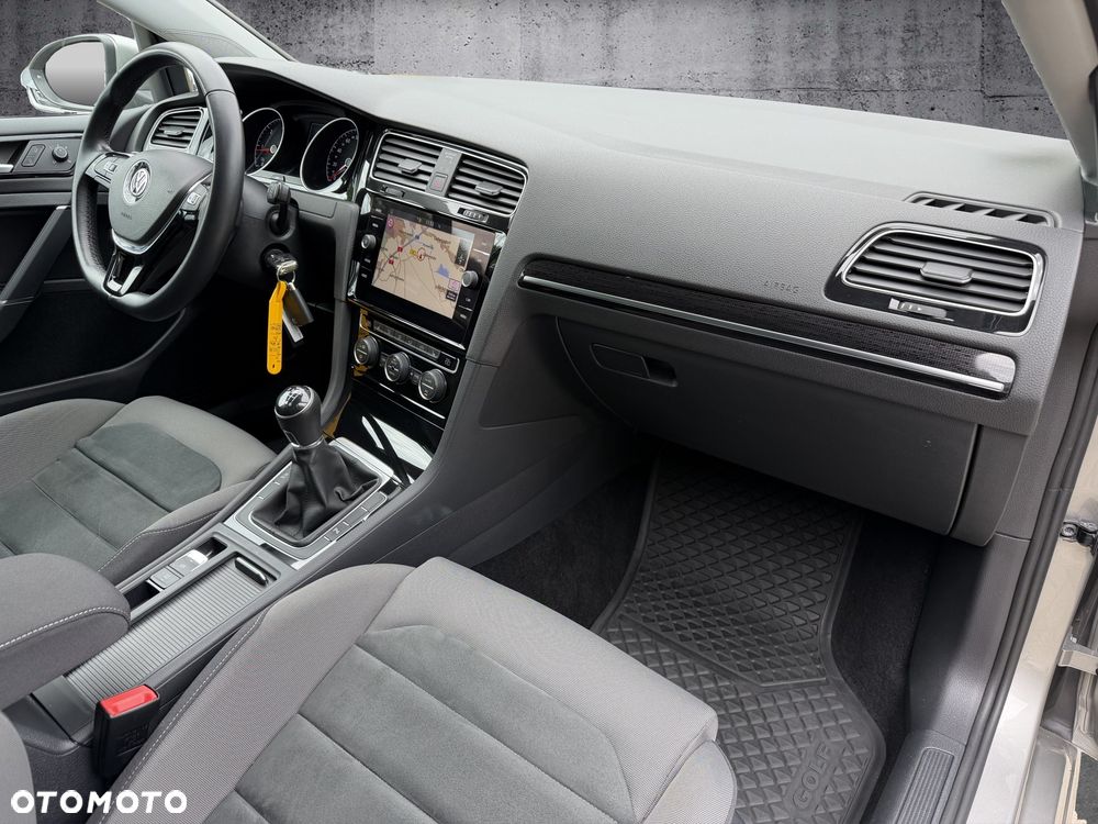 Volkswagen Golf 2.0 TDI SCR Highline - 13