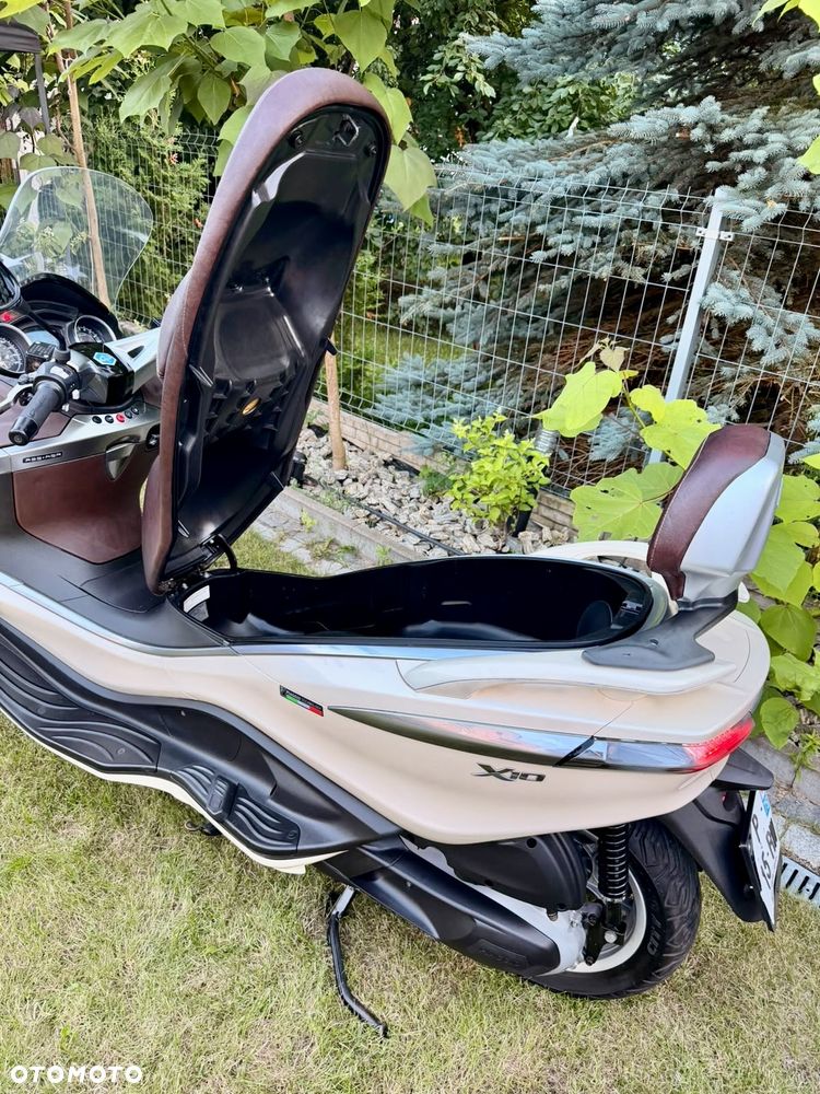Piaggio X10 - 20