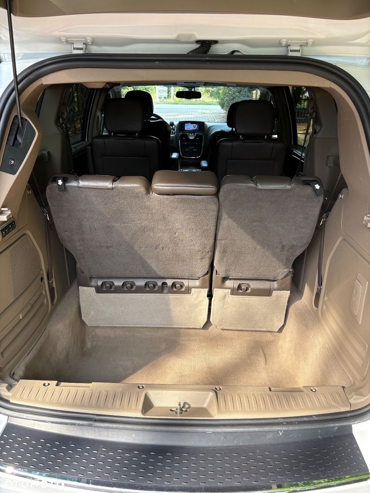 Lancia Voyager 3.6 Platinum - 13