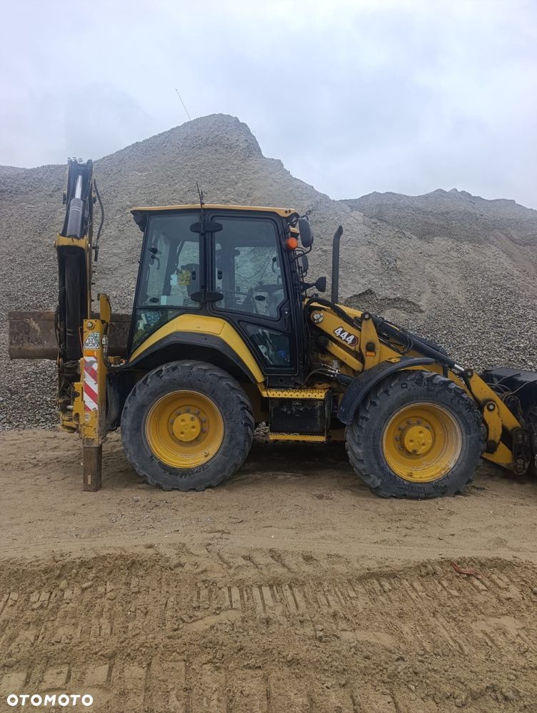 Caterpillar 444 - 6
