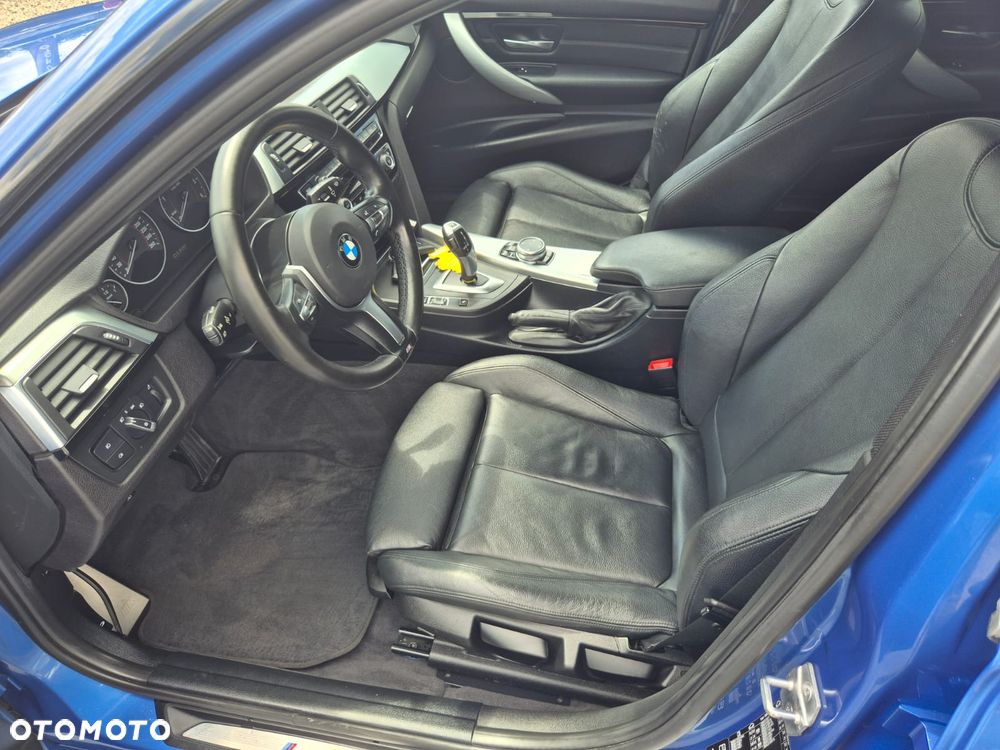 BMW Seria 3 320d xDrive Sport Line - 31