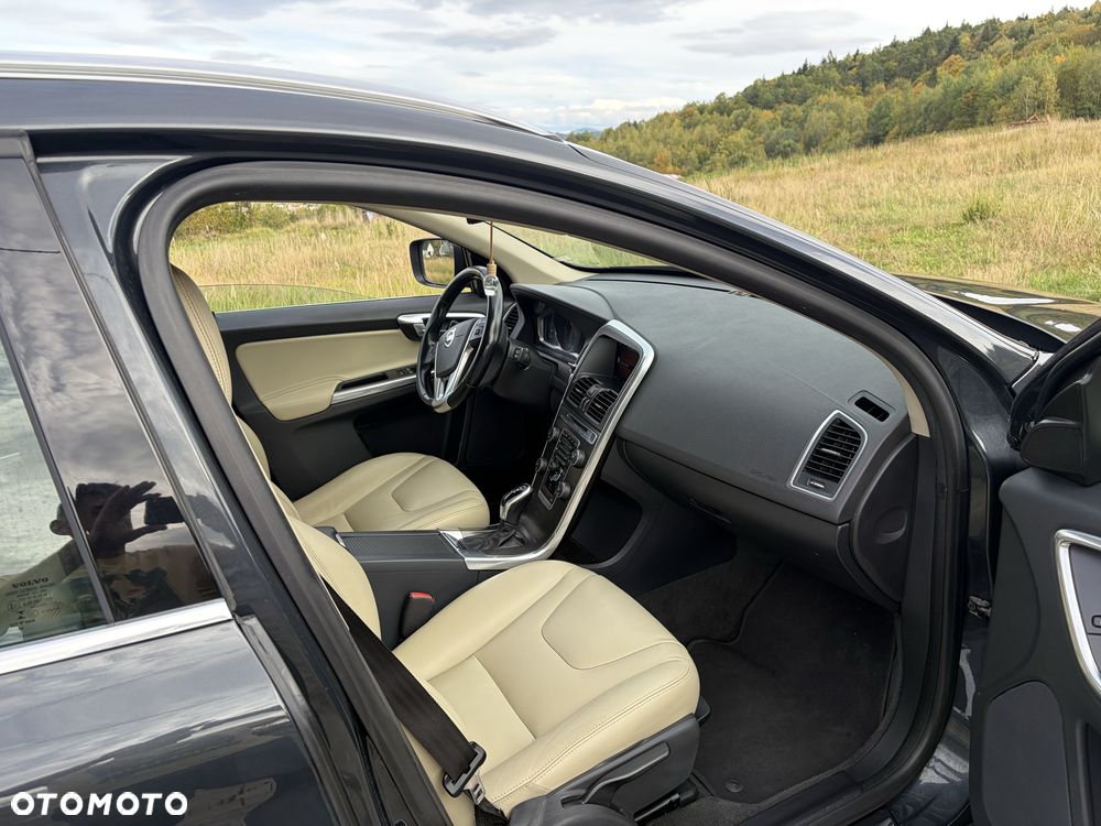 Volvo XC 60 - 4