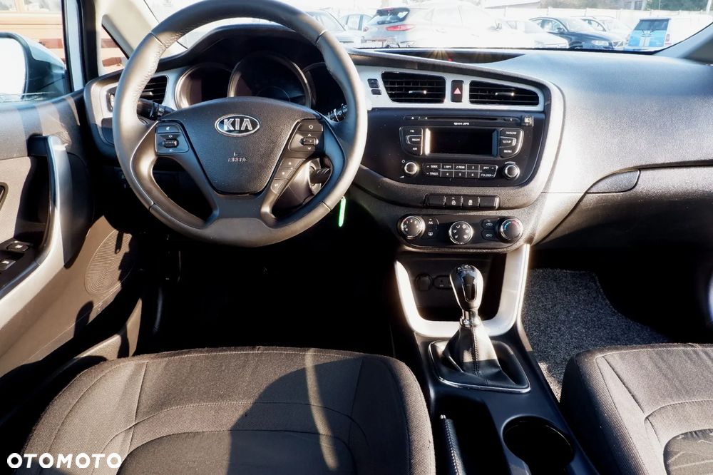 Kia Ceed 1.4 CRDi 90 Vision - 16