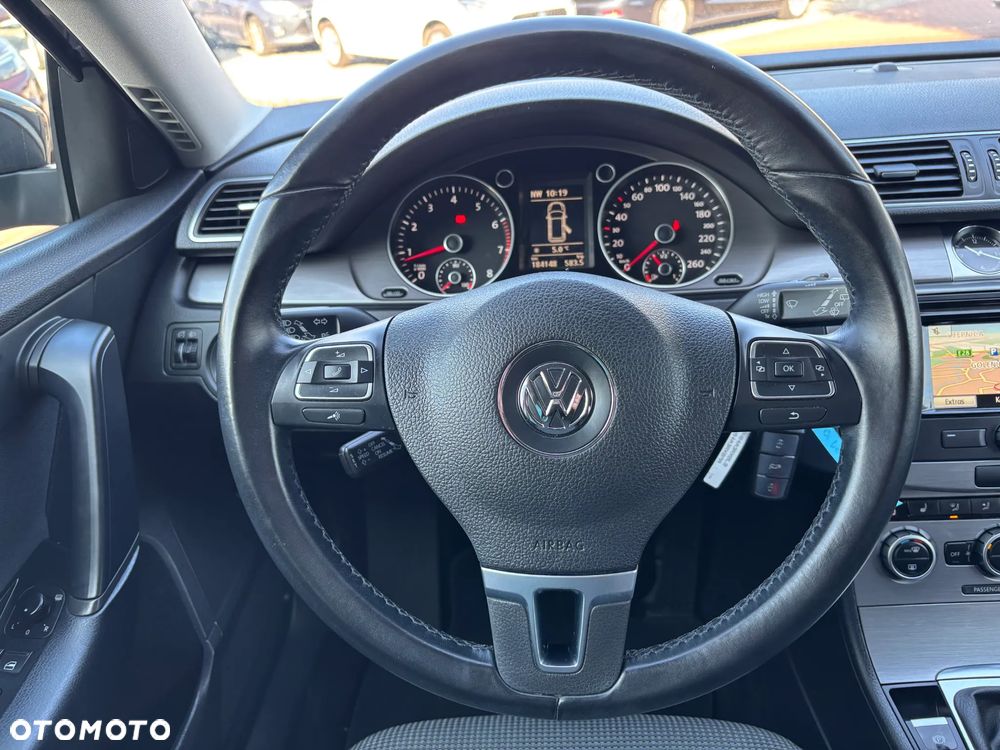 Volkswagen Passat - 19