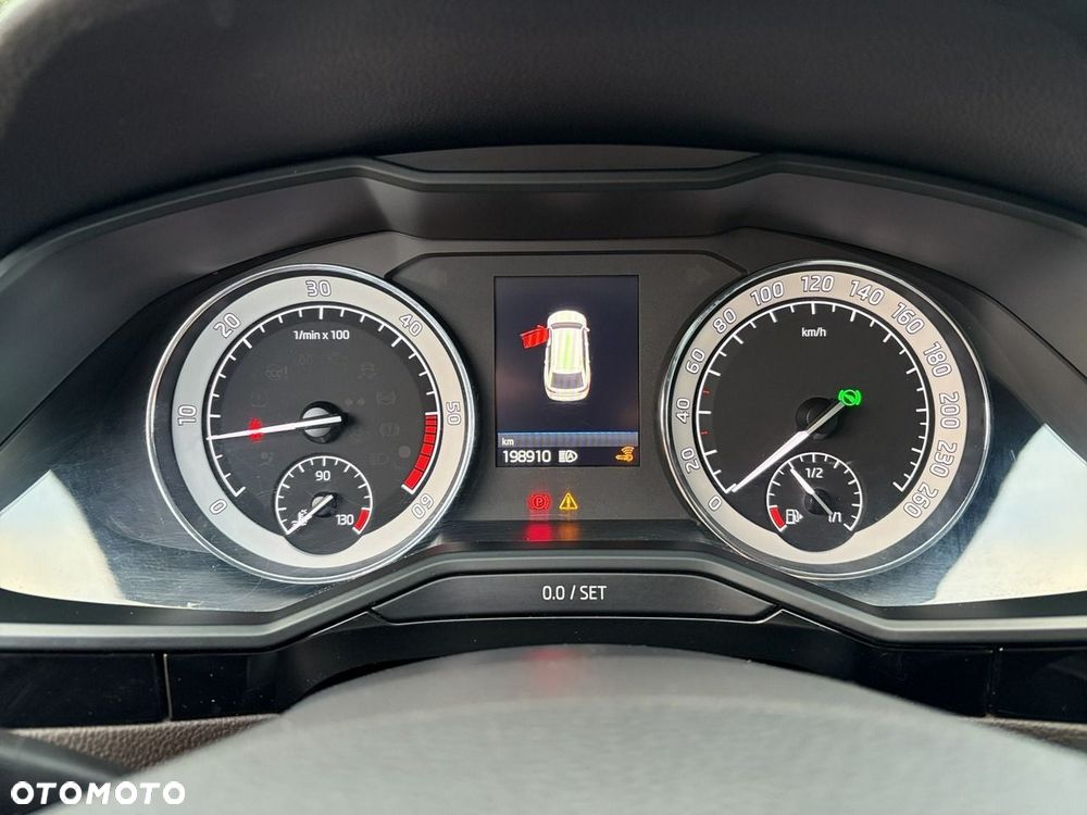 Skoda Superb 2.0 TDI 4x4 DSG L&K - 17
