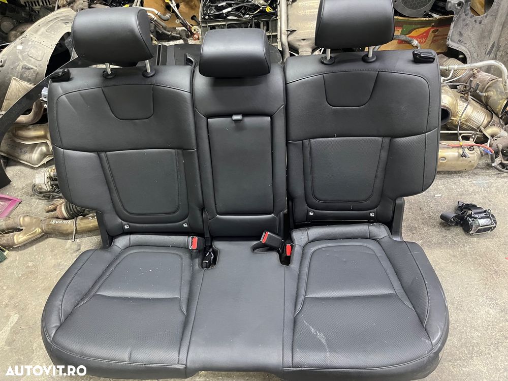 Banchete Hyundai Tucson 2021-2023 - 1