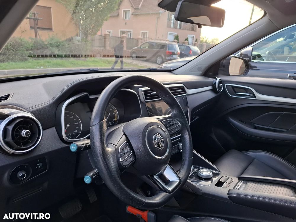 MG ZS EV Standard Luxury - 37