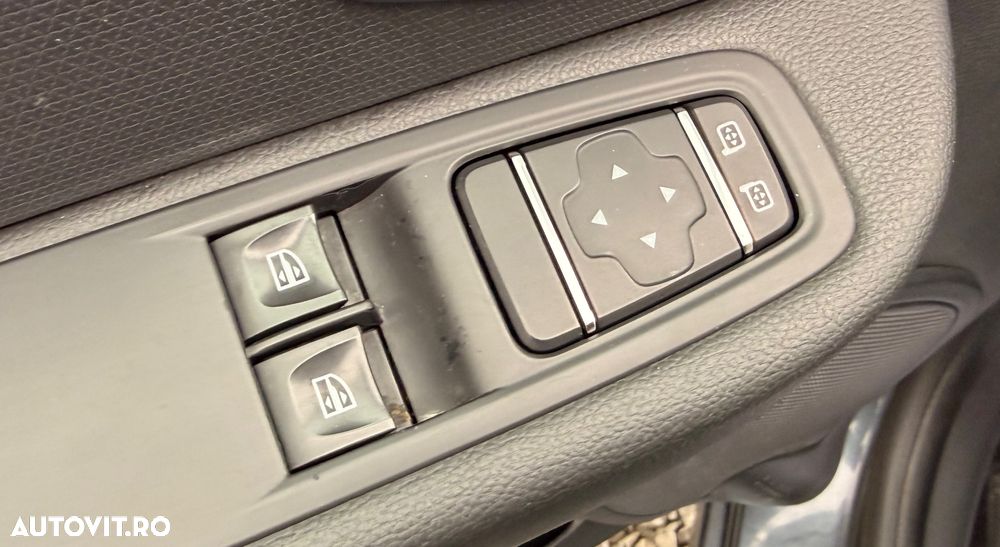 Renault Clio 1.2 16V 75 Authentique - 8