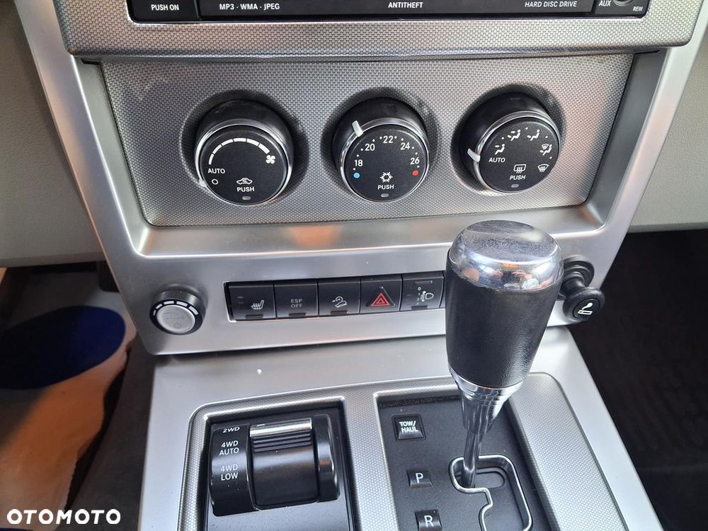 Jeep Cherokee - 25