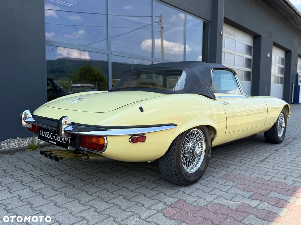 Jaguar E-Type - 4