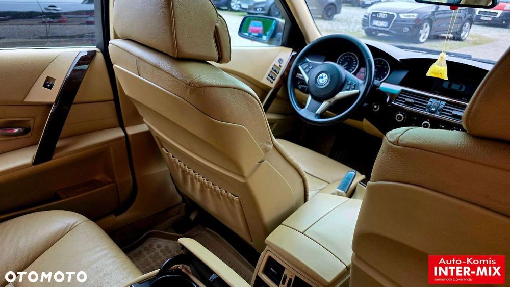 BMW Seria 5 523i - 36