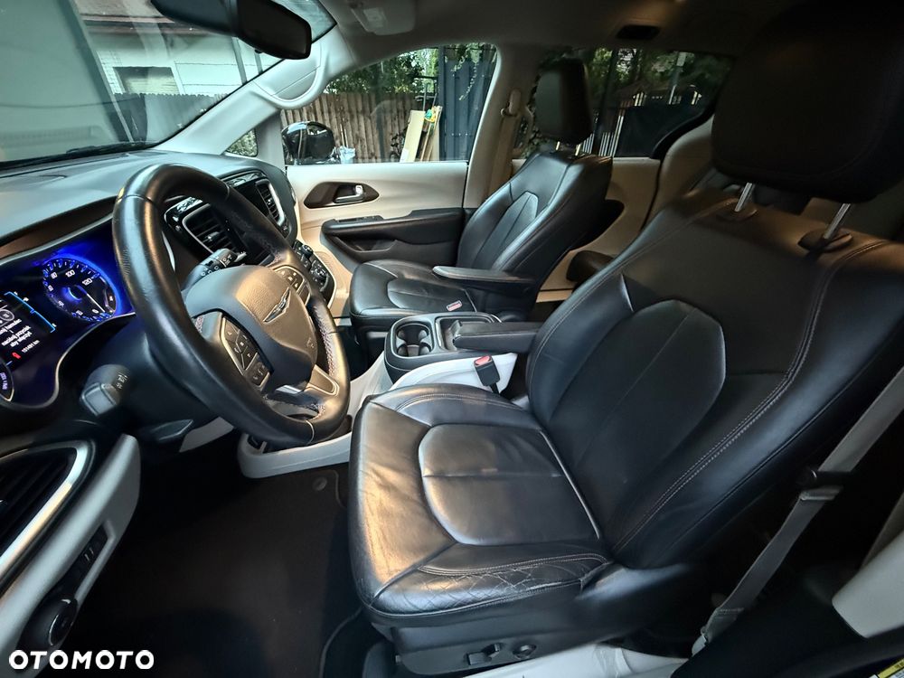 Chrysler Pacifica - 9