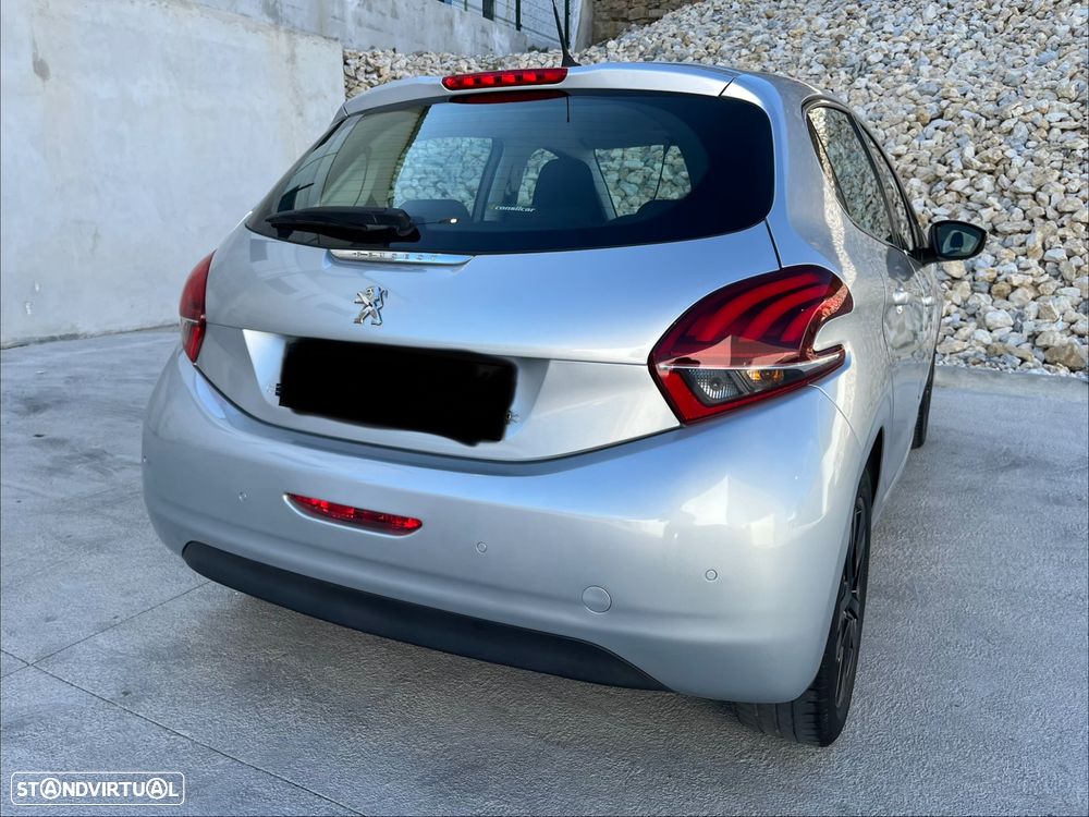 Peugeot 208 1.2 PureTech Allure - 15