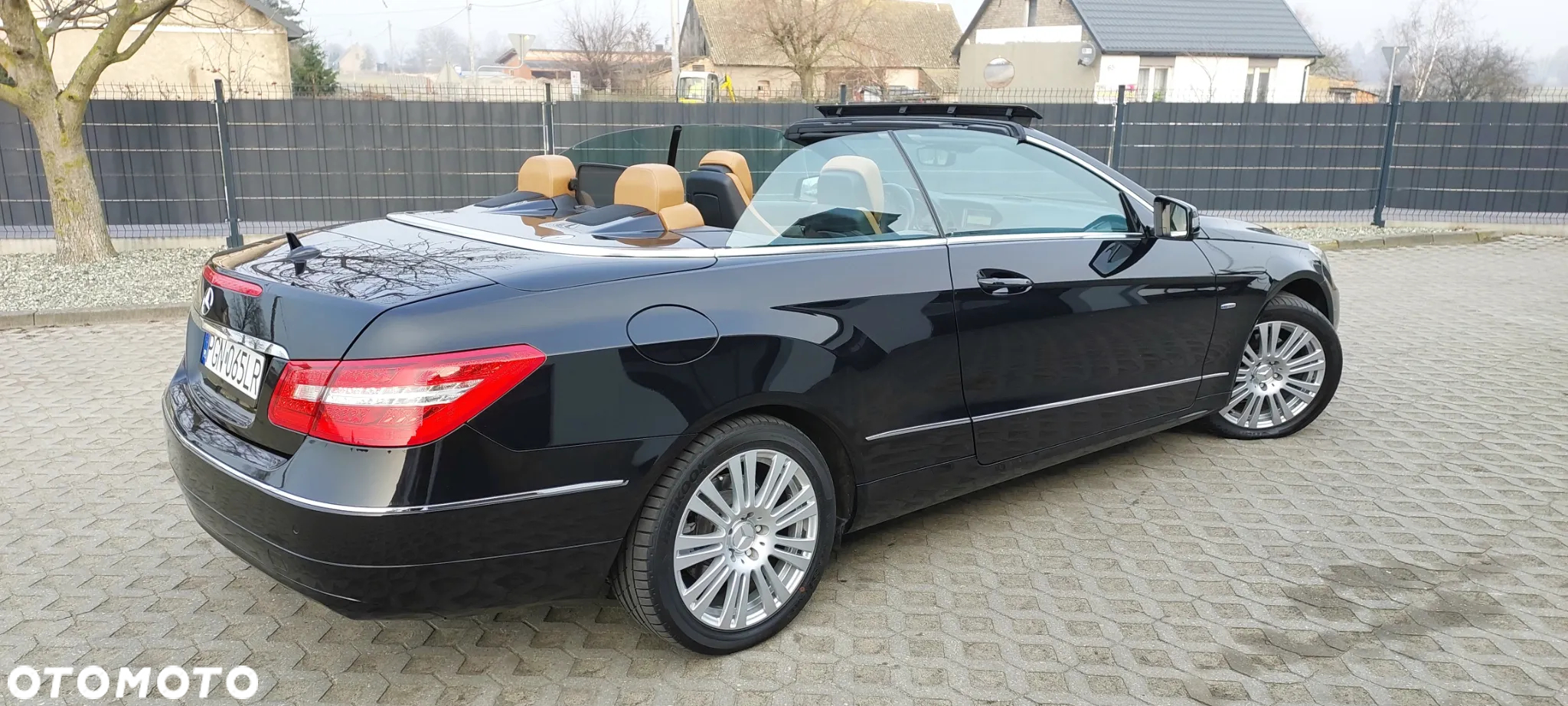 Mercedes-Benz Klasa E 200 CGI Cabrio BlueEFFICIENCY Automatik Avantgarde - 5