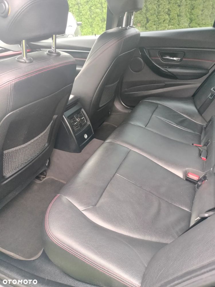 BMW Seria 3 320d Efficient Dynamics Sport Line sport - 11