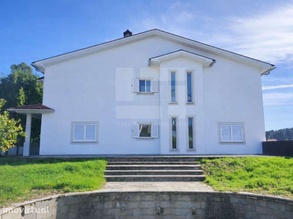 Moradia T4 em Castro Daire - Grande imagem: 2/54