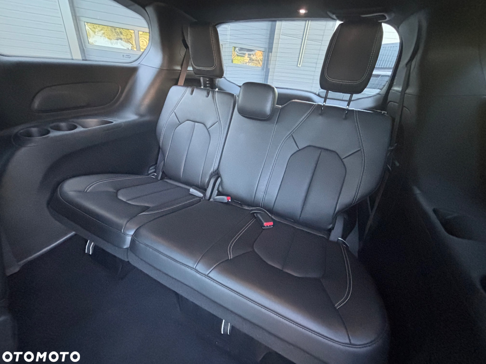 Chrysler Pacifica - 28