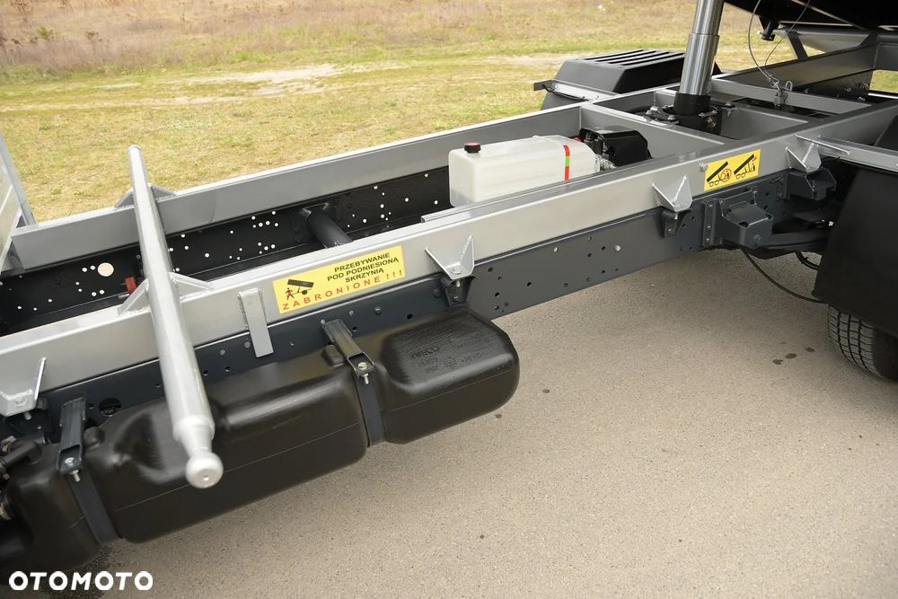 Iveco DAILY//70C17// 3.0 170 KM- podwójne tylne koła// WYWROTKA 3-stronna// Rozstaw osi 410 cm// SALON POLSKA//BEZWYPADKOWY// I WŁAŚCICIEL - 27