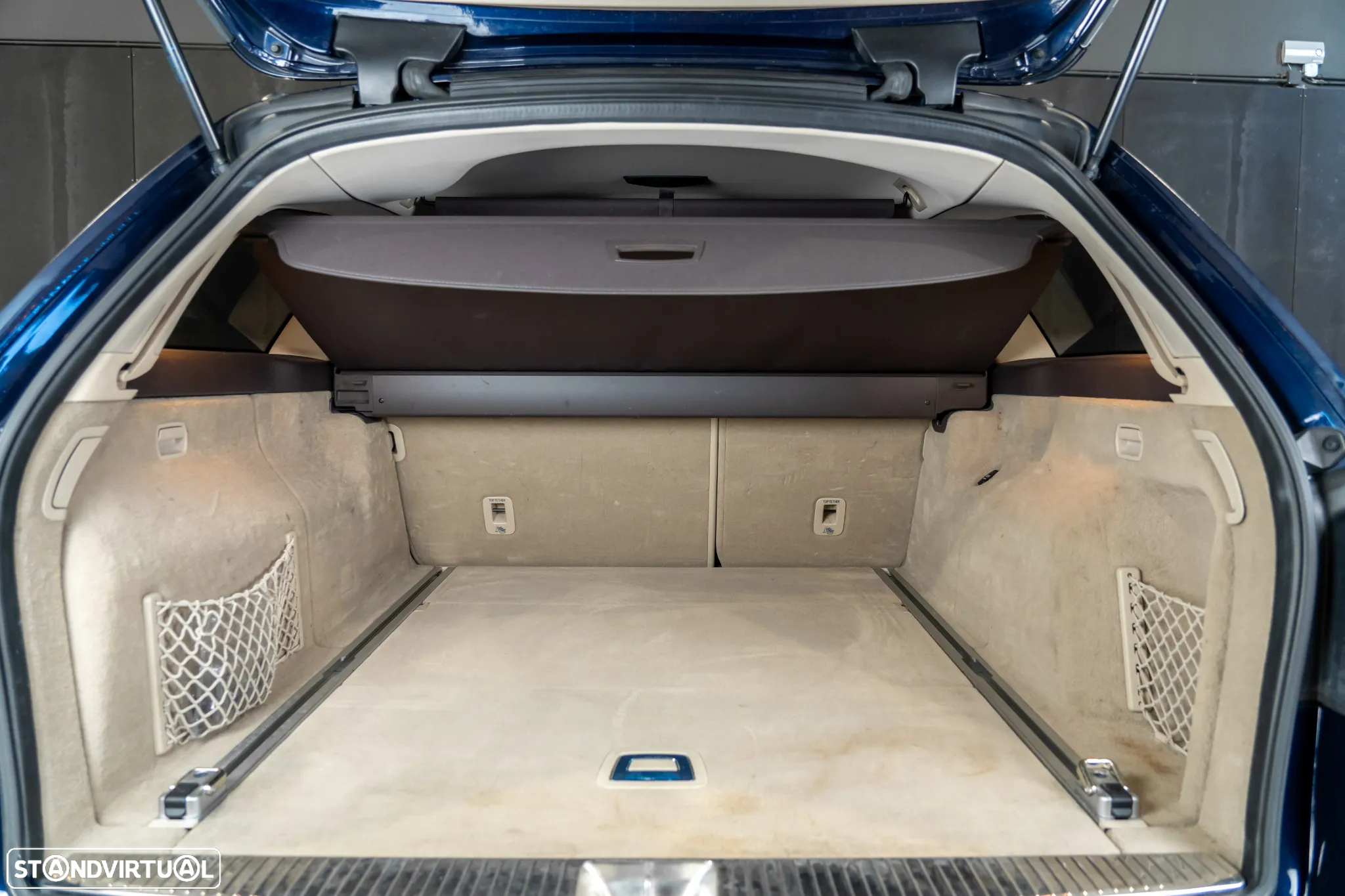 Mercedes-Benz E 300 Bluetec Hybrid Avantgarde - 27
