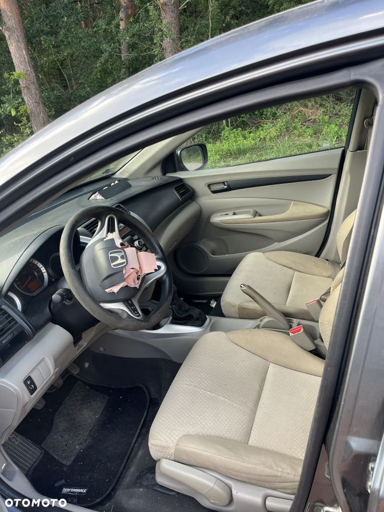 Honda City 1.4 Comfort - 9