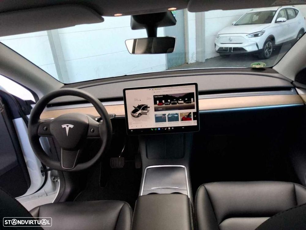Tesla Model Y RWD - 3