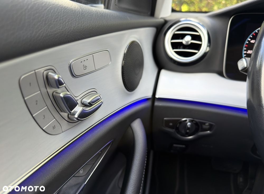 Mercedes-Benz Klasa E 300 de 9G-TRONIC Avantgarde - 32