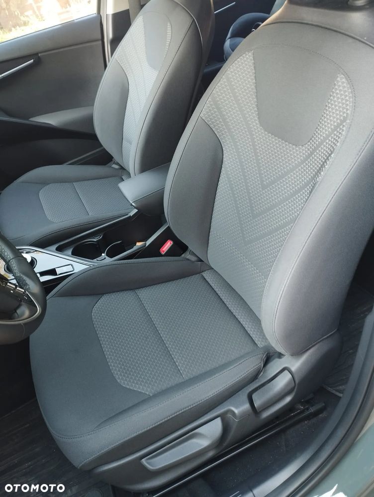 Kia Niro e-Niro 64kWh M - 9