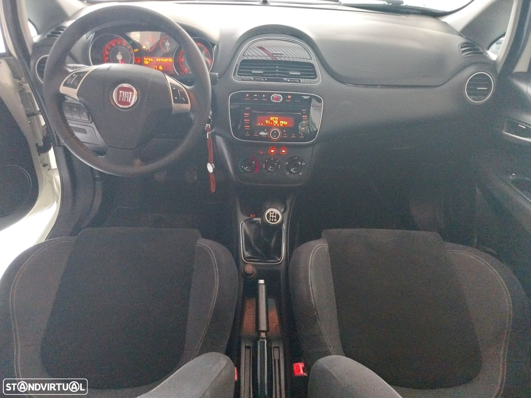 Fiat Punto 1.3 M-Jet Lounge S&S - 9