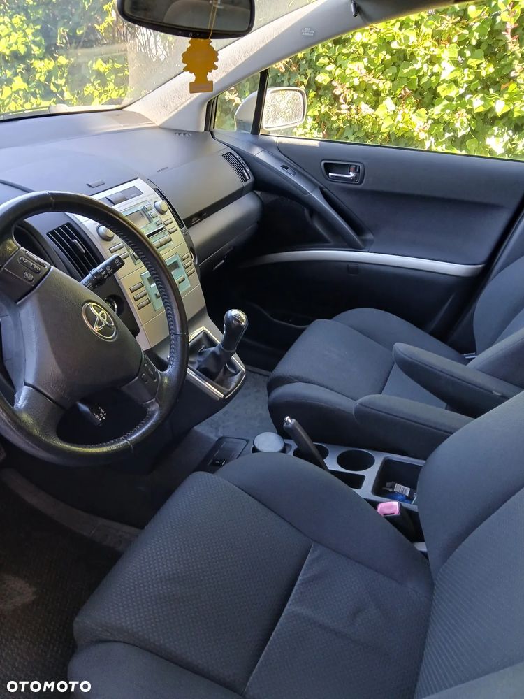 Toyota Corolla Verso 2.2 D-4D Prestige - 10