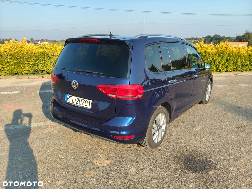 Volkswagen Touran - 10