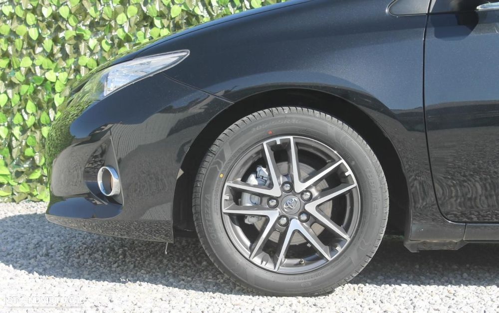 Toyota Auris 1.4 D-4D Exclusive - 40