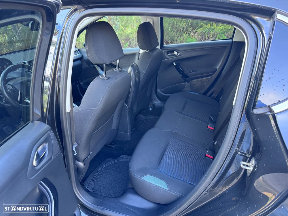 Peugeot 208 1.2 VTi Allure - 8